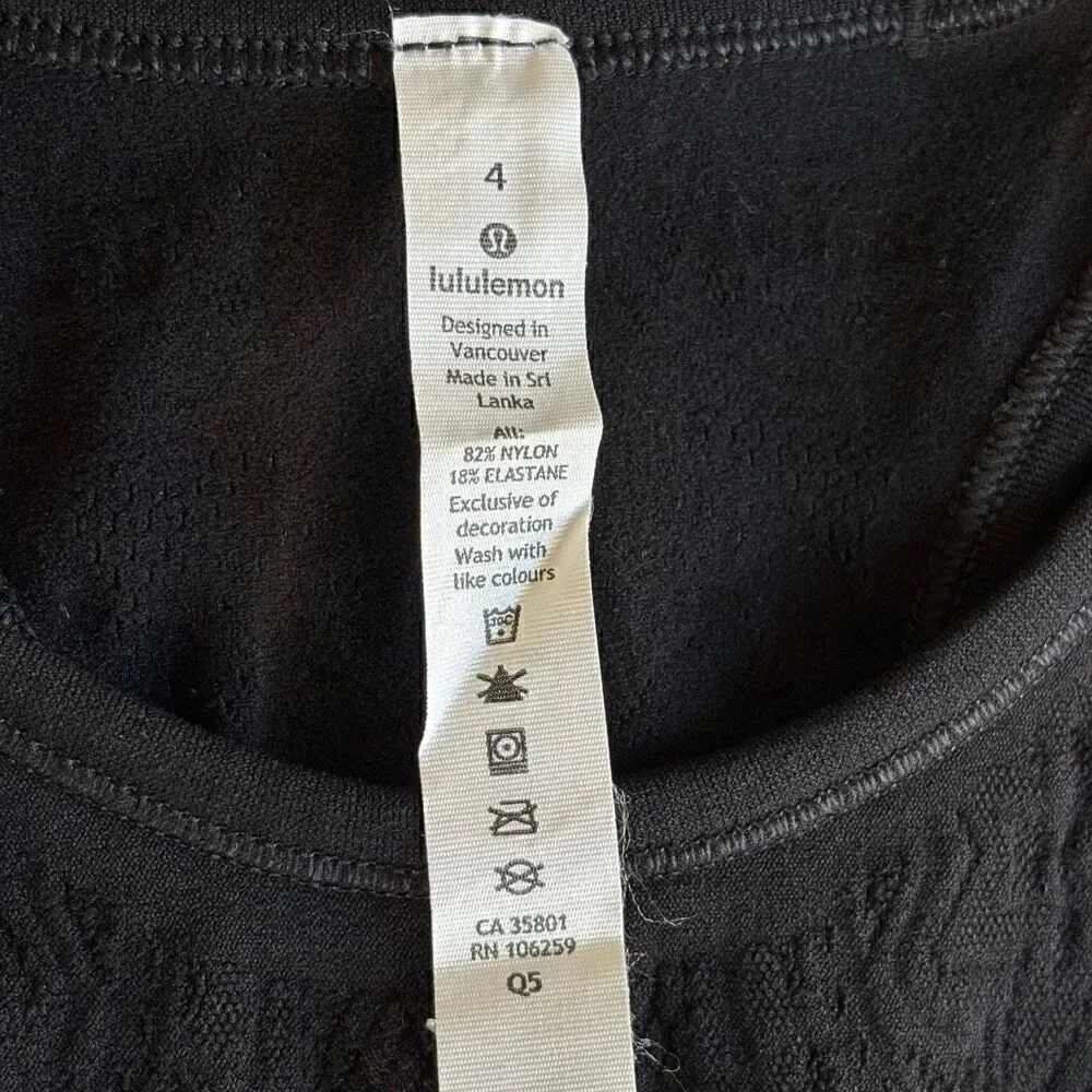 Lululemon seamless tank black size 4
